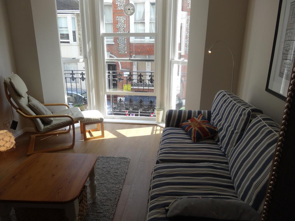 Burlington Beach Apartments Hove Chambre photo